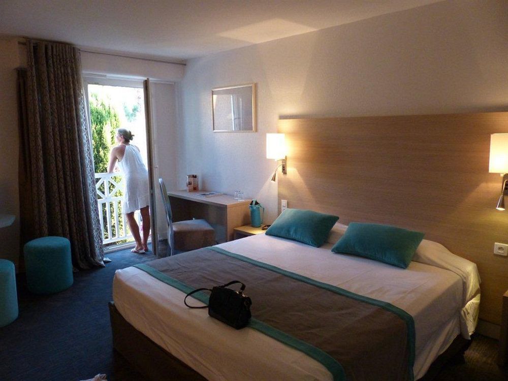 H Hotel Hyères Esterno foto
